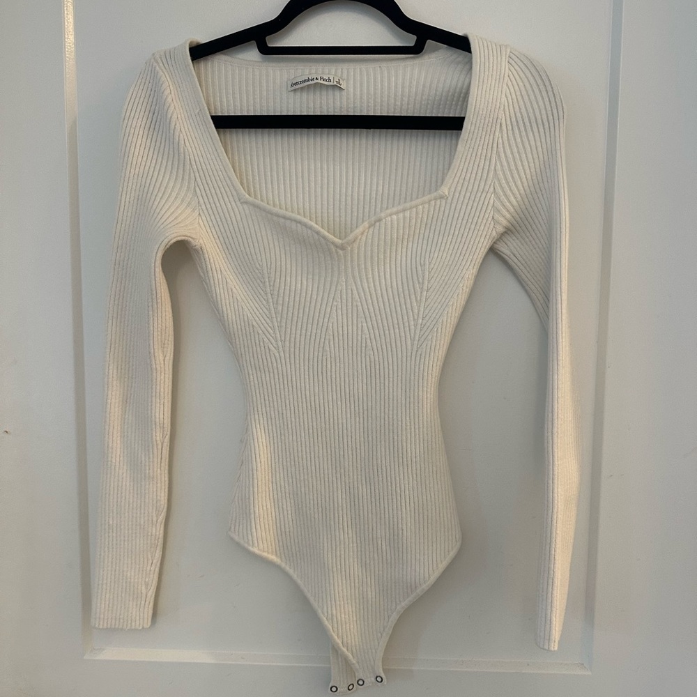 Abercrombie cream sweetheart neckline sweater bodysuit